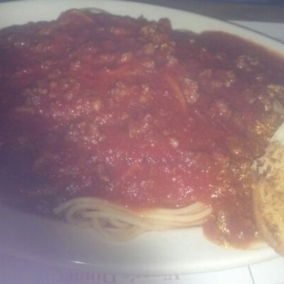 Photo prise au Vince&#39;s Spaghetti par Jennifer le10/28/2012
