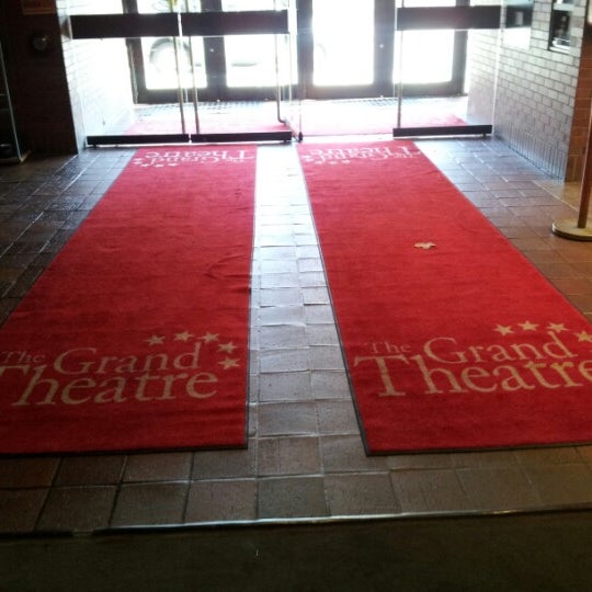Foto scattata a The Grand Theatre da Sarah H. il 11/14/2012
