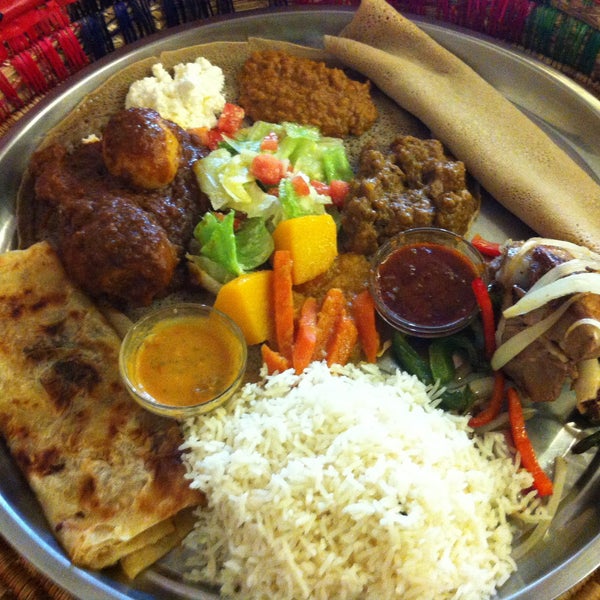 Das Foto wurde bei Restaurante Etiope NURIA von Roberto R. am 4/21/2013 aufgenommen
