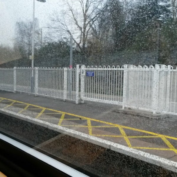 Photos at New Southgate Railway Station (NSG) 12 tips