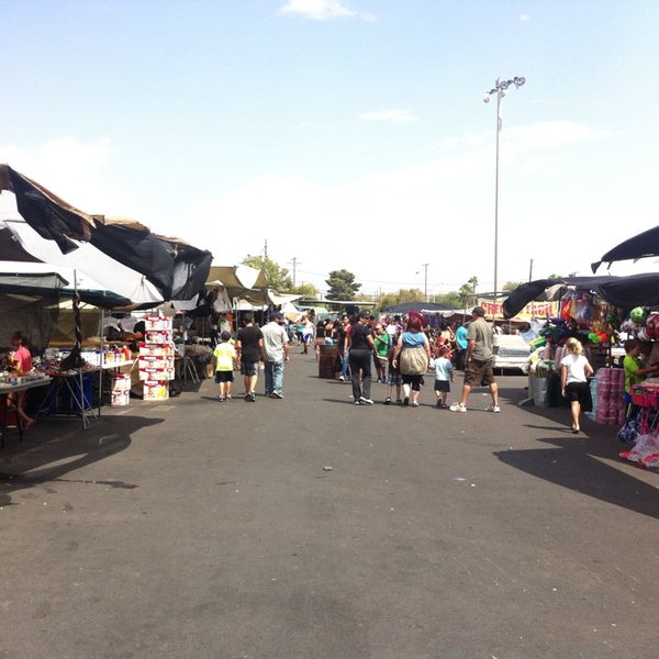 Photograph: A Day at the Broadacres Marketplace - Las Vegas Sun News