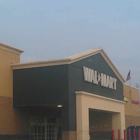 Walmart Supercenter (Artık Kapalı) Homewood, IL'da fotoğraflar