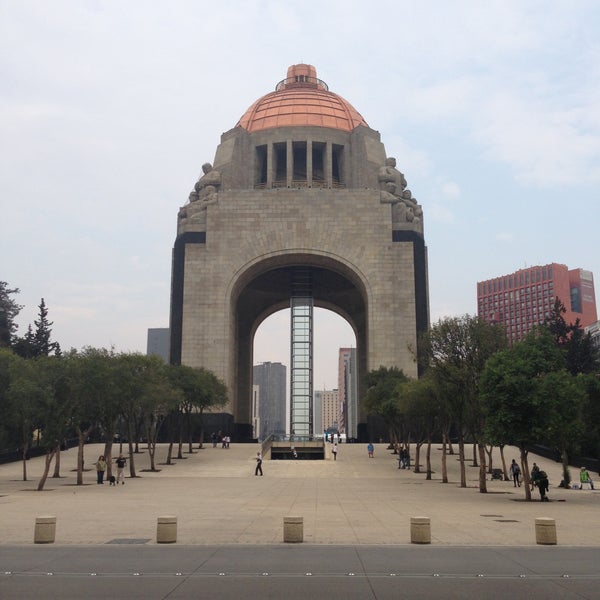 Das Foto wurde bei Monumento a la Revolución Mexicana von Arizay L. am 4/25/2013 aufgenommen