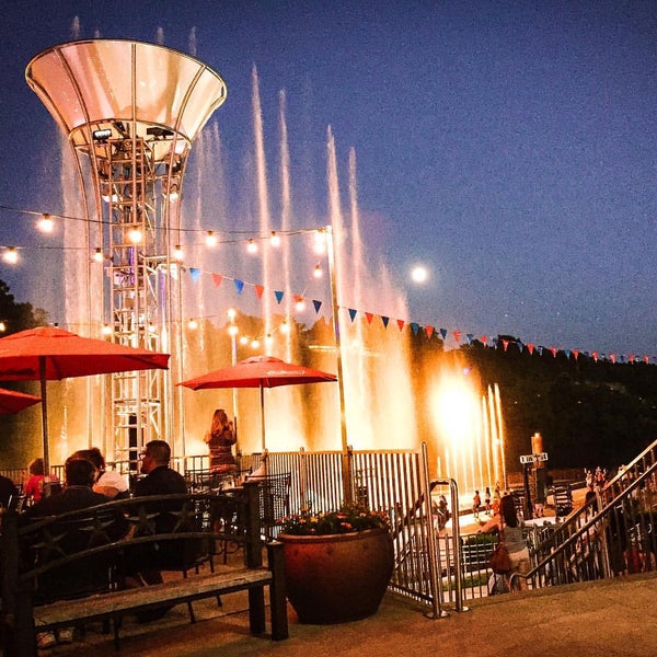 Branson Landing Parking Garage 1 tip