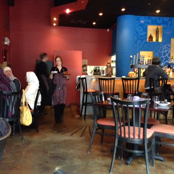 Das Foto wurde bei Saffron Restaurant &amp; Lounge von Jack am 5/3/2014 aufgenommen