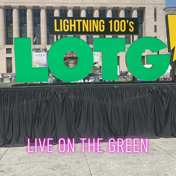 รูปภาพถ่ายที่ Live On The Green Music Festival โดย Courtney C. เมื่อ 8/31/2019