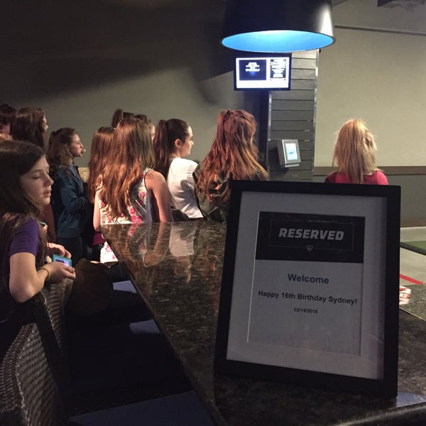 Foto tomada en Topgolf  por Stacey M. el 2/15/2016