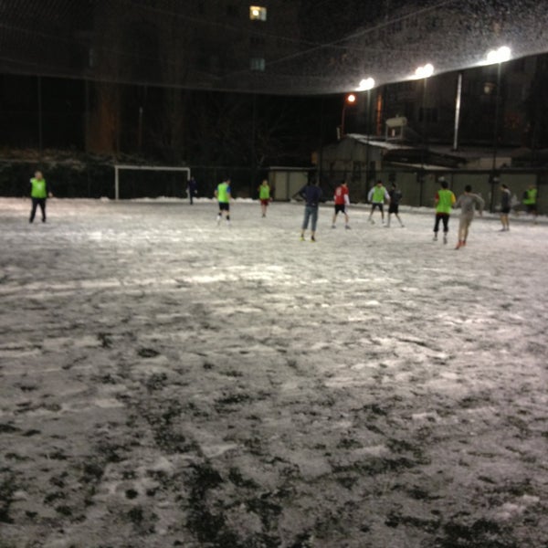 goztepe hilal spor tesisleri futbol sahasi