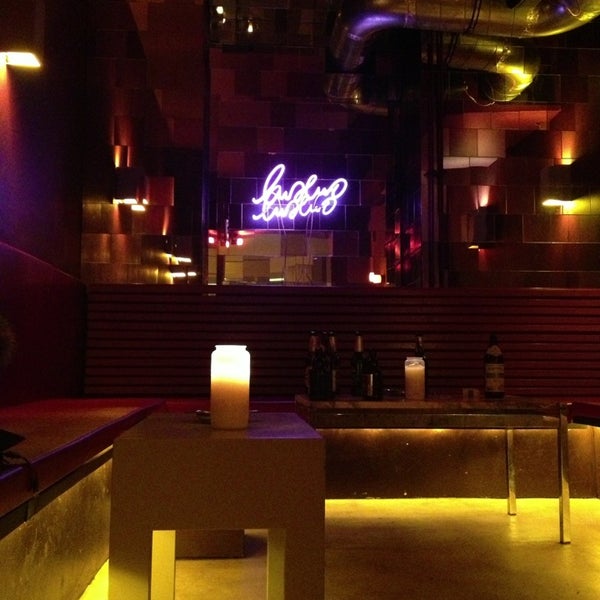 Luxus Bar - Cocktail Bar in Kollwitzkiez