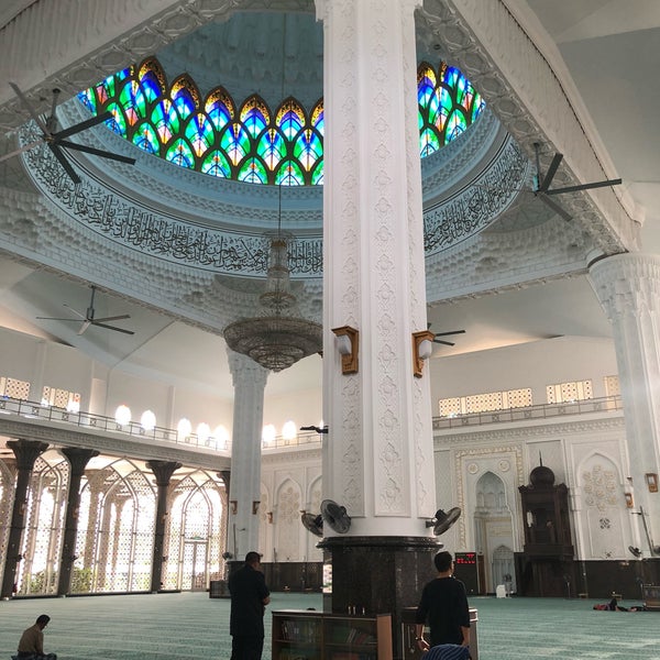 Photo taken at Masjid KLIA (Sultan Abdul Samad Mosque) by Allya R. on 7/16/2019