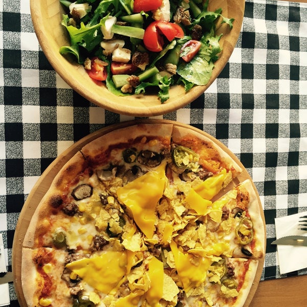 Roka salata & mexicana pizza 🍕🍕
