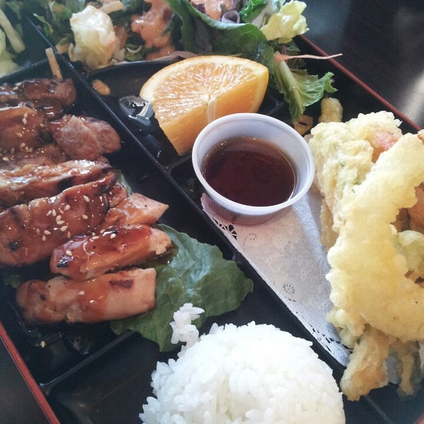 Photo taken at Fusion Sushi by Darlene B. on 4/12/2014