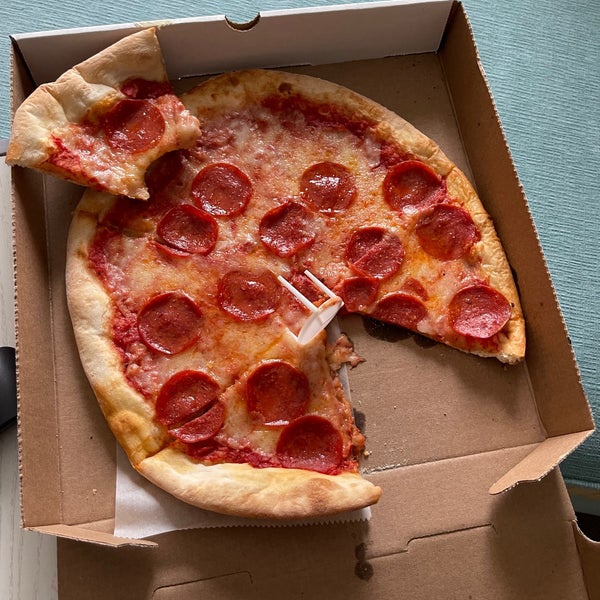 8/4/2021にKacy W.がFamous Amadeus Pizzaで撮った写真