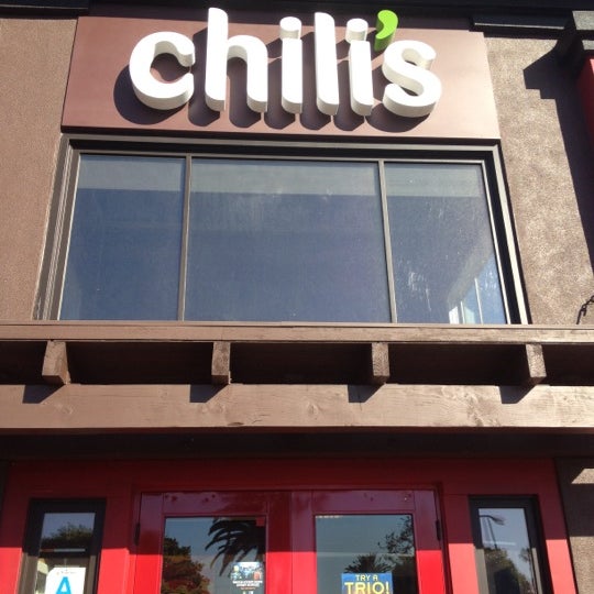 รูปภาพถ่ายที่ Chili&#39;s Grill &amp; Bar โดย Steven เมื่อ 10/23/2012