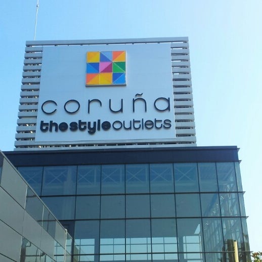 Foto tirada no(a) Coruña The Style Outlets por Félix P. em 7/11/2013