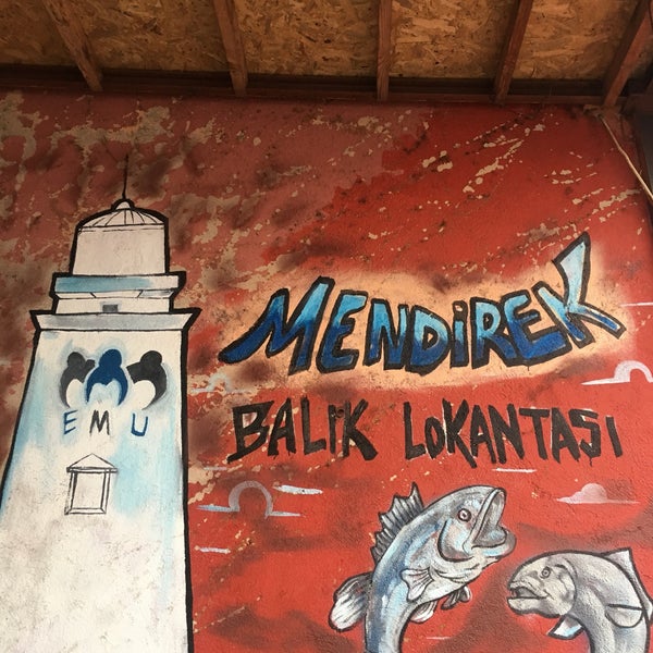 Das Foto wurde bei Mendirek Balık Lokantası von Açelyã D. am 2/3/2018 aufgenommen