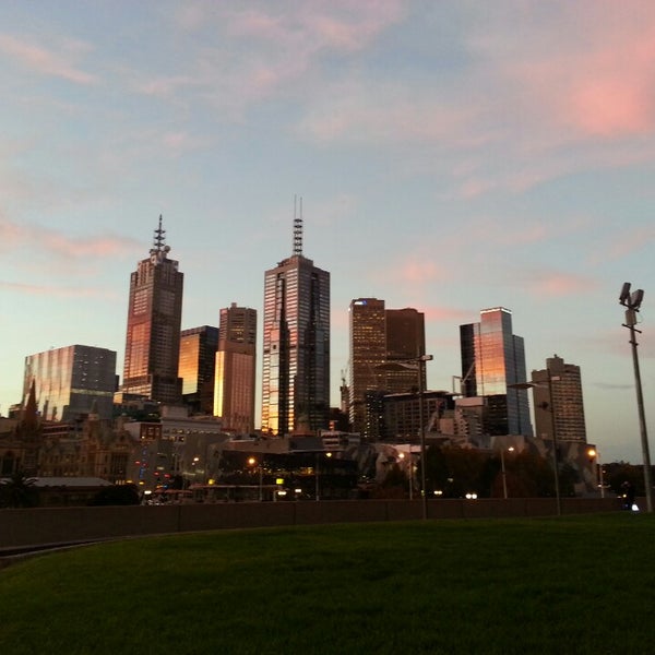 Foto tomada en Quay West Suites Melbourne  por E1 ايوان🌠 el 5/28/2013
