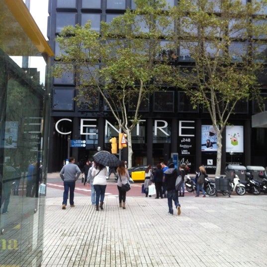 รูปภาพถ่ายที่ Pedralbes Centre โดย Silvia เมื่อ 10/27/2012