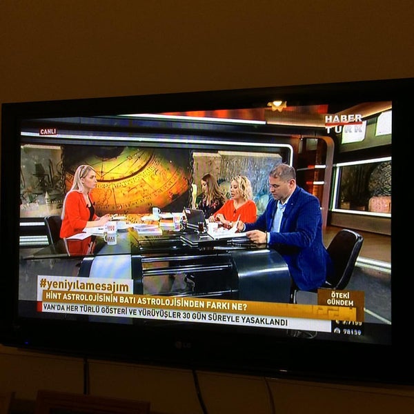 Photo taken at Habertürk TV by NESLİHAN  🌞💄🌜⭐️💃💋 A. on 12/30/2016