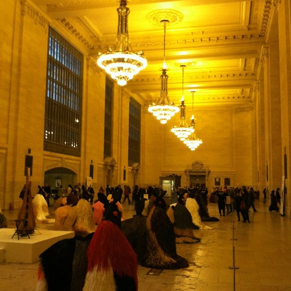 รูปภาพถ่ายที่ Nick Cave&#39;s HEARD•NY at Grand Central Terminal โดย Diego C. เมื่อ 3/28/2013