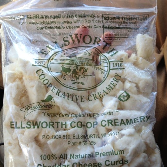 Foto scattata a Ellsworth Cooperative Creamery da Paul W. il 10/27/2012