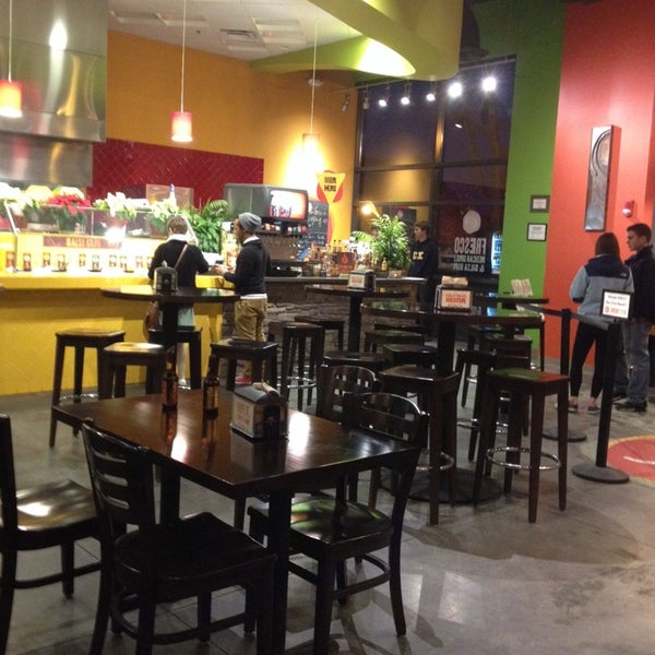 3/19/2014 tarihinde Karlziyaretçi tarafından Fresco Mexican Grill &amp; Salsa Bar'de çekilen fotoğraf