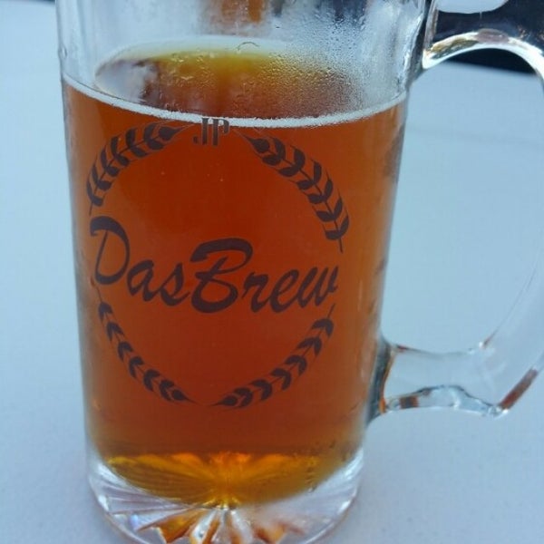 Photo taken at DasBrew by Chesley A. on 10/3/2015