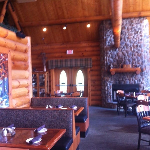 Foto tomada en Pine Lodge Steakhouse  por Siddeeq el 8/2/2013