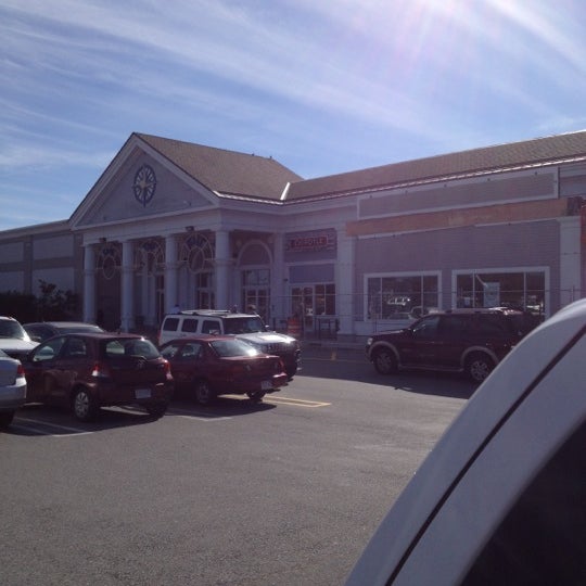 hollister cape cod mall