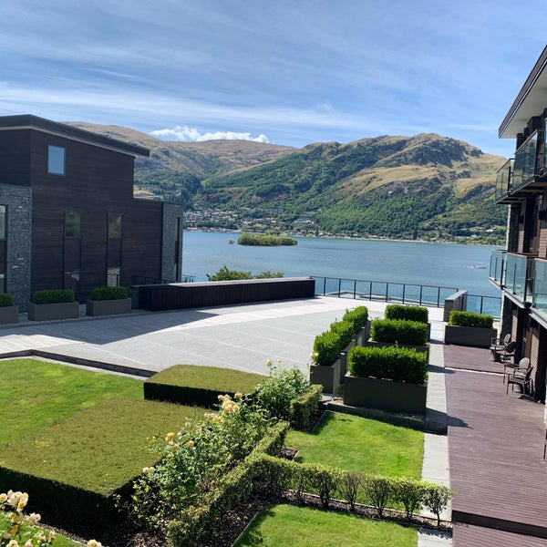 Photo taken at Hilton Queenstown Resort &amp; Spa by Harshana W. on 12/29/2020