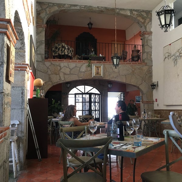 Foto tirada no(a) La Fortaleza Restaurante por Victor L. em 3/30/2019
