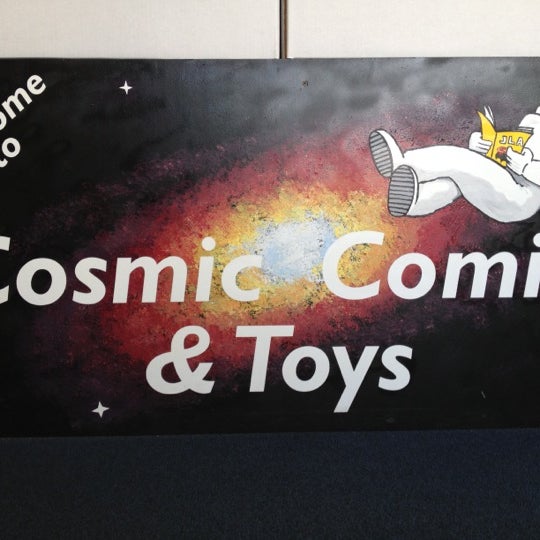 Снимок сделан в Cosmic Comix and Toys пользователем K F. 9/30/2012