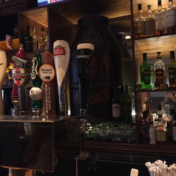 10/11/2015にDelvisがLongbow Pub &amp; Pantryで撮った写真