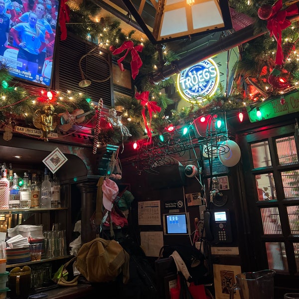 Photo taken at McGillin&#39;s Olde Ale House by Delvis on 12/9/2021