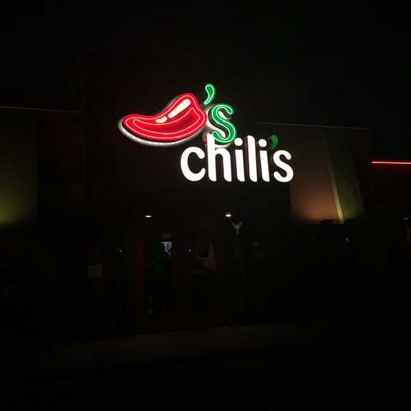 Photo taken at Chili&#39;s Grill &amp; Bar by Marie on 9/26/2016