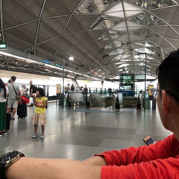 Photo taken at Expo MRT Interchange (CG1/DT35) by siensien on 6/6/2019