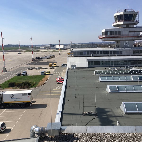 รูปภาพถ่ายที่ Airport Linz (LNZ) โดย Hawkeye เมื่อ 3/25/2017
