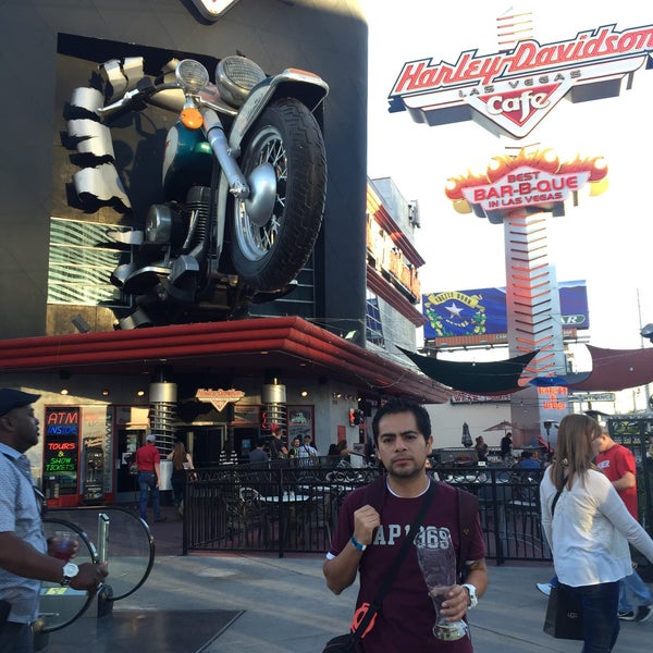 Foto tomada en Harley-Davidson Cafe  por Diego el 11/20/2015