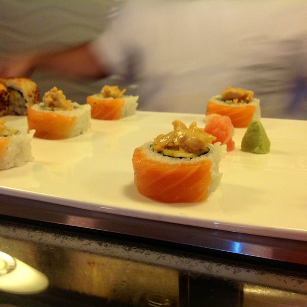 8/21/2013 tarihinde Mileziyaretçi tarafından Banzai Sushi Asian Cuisine'de çekilen fotoğraf
