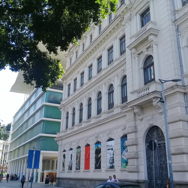 Foto diambil di Museu de Arte do Rio (MAR) oleh Midori F. pada 11/5/2019