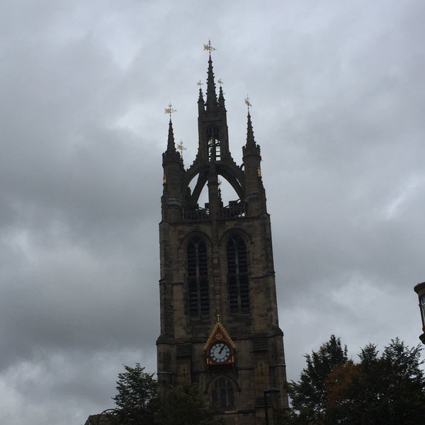 Foto tomada en St Nicholas Cathedral  por Rika O. el 10/18/2015
