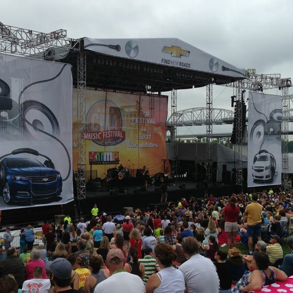 Foto tomada en Chevrolet Riverfront Stage  por Rockin&#39; R. el 6/6/2013