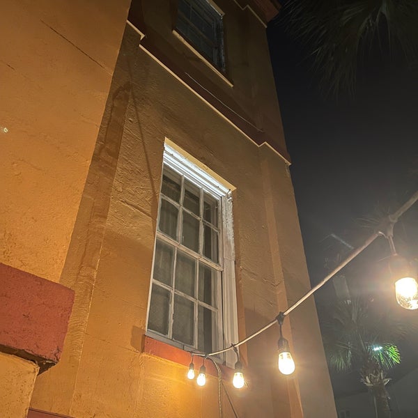 Foto diambil di Sorrel Weed House - Haunted Ghost Tours in Savannah oleh 💜Danielle🐱✈ pada 2/26/2022