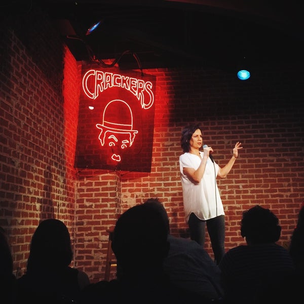 Photo prise au Crackers Comedy Club par Sean M. le6/27/2014