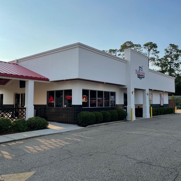 Daiquiris & Company Cocktail Bar