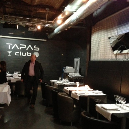 11/4/2012 tarihinde Erik W.ziyaretçi tarafından Tapas Club'de çekilen fotoğraf
