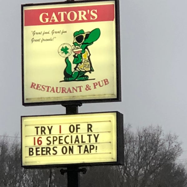 Foto tirada no(a) Gator&#39;s Pub por John E. em 2/4/2018