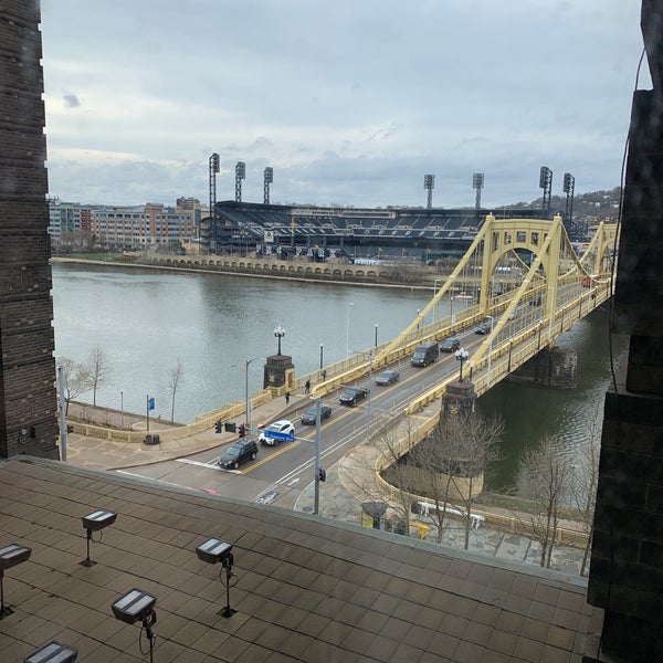 Das Foto wurde bei Renaissance Pittsburgh Hotel von Russell am 4/12/2019 aufgenommen