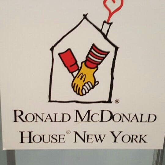 Снимок сделан в Ronald McDonald House New York пользователем Maryjane V. 12/4/2015