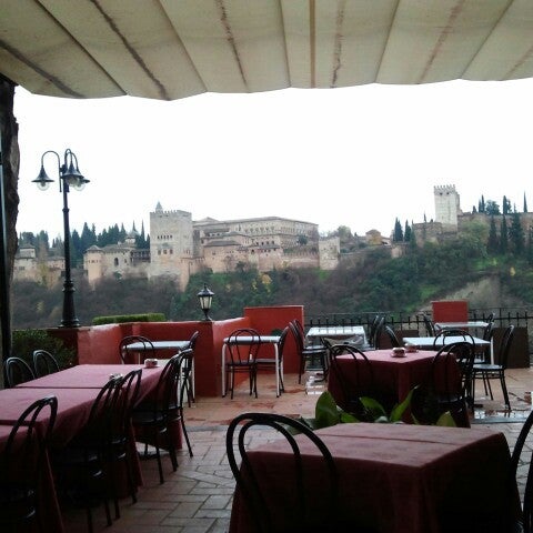 12/15/2012 tarihinde David L.ziyaretçi tarafından Restaurante Carmen Mirador Aixa'de çekilen fotoğraf